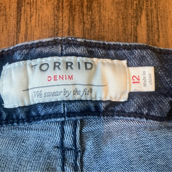 Torrid Denim Womens Jeans Size 12 Blue Skinny Stretchy Medium Wash Capsule Comfy - Picture 4 of 11